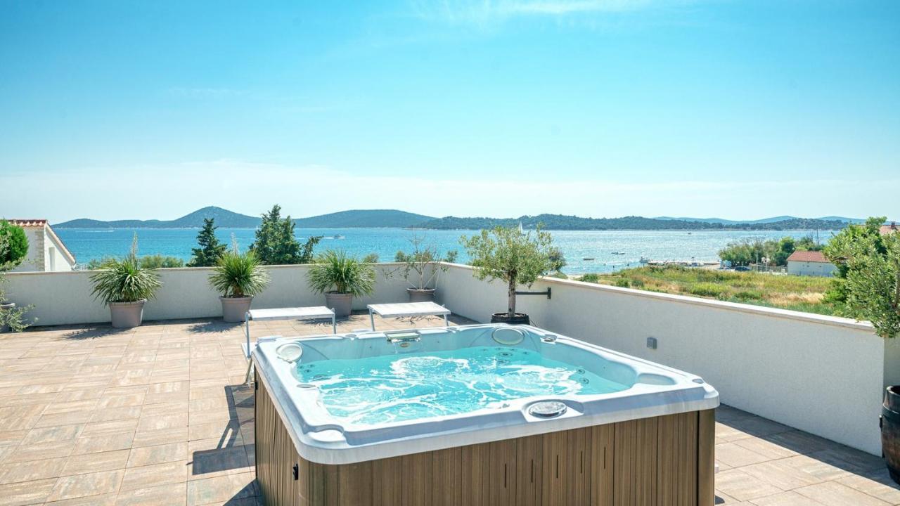 Apartments Luka Vodice Buitenkant foto