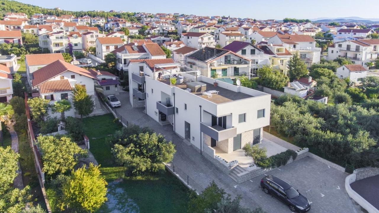 Apartments Luka Vodice Buitenkant foto