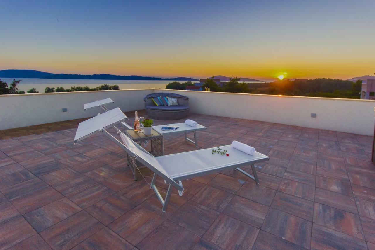 Apartments Luka Vodice Buitenkant foto