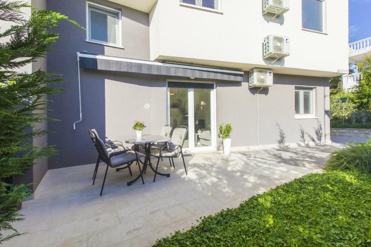 Apartments Luka Vodice Buitenkant foto